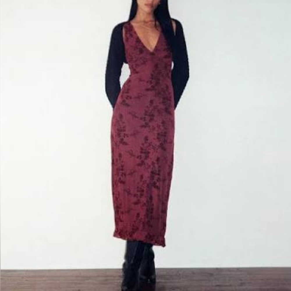 a.n.a Burgundy & Black Floral Midi Dress Medium